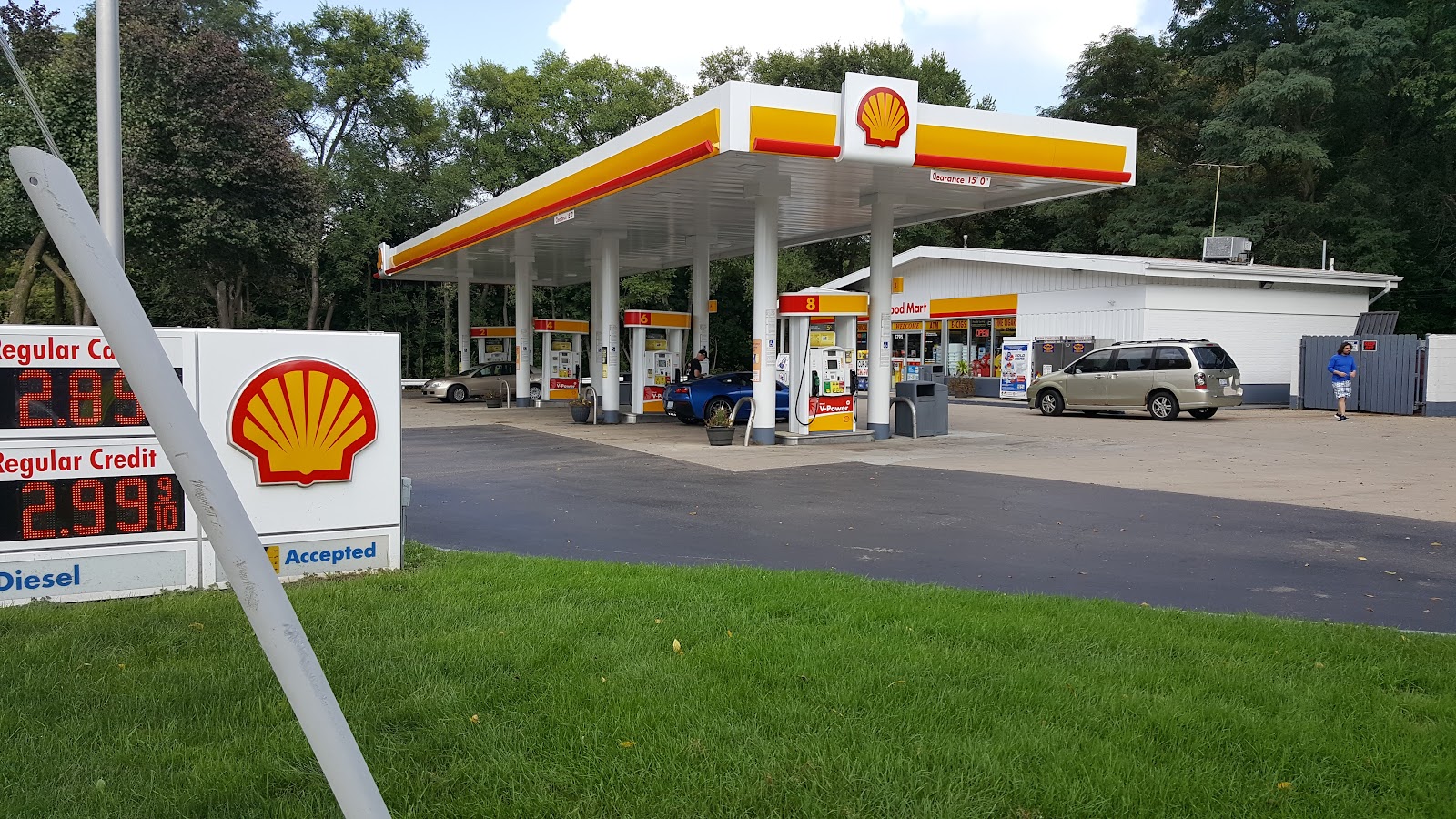 Shell Liquor Beer & Wine in West Bloomfield Township